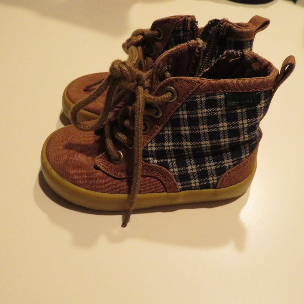 Old Navy Toddler Boots Size 6
